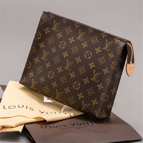 louis vuitton toiletry pouch 26 ebay|Louis Vuitton monogram toiletry pouch.